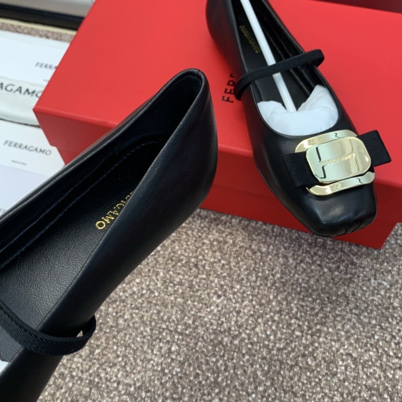 Ferragamo flat shoes